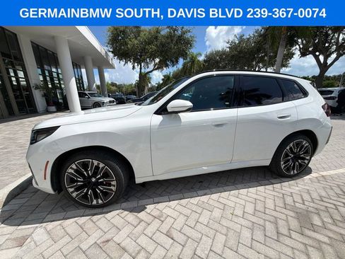 Used 2025 BMW X3 xDrive30i w/ Premium Package AWD/4WD image 4