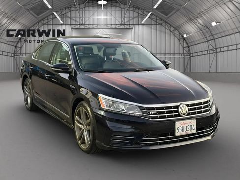 Used 2017 Volkswagen Passat 1.8T R-Line w/ R-Line Lighting Package FWD image 2