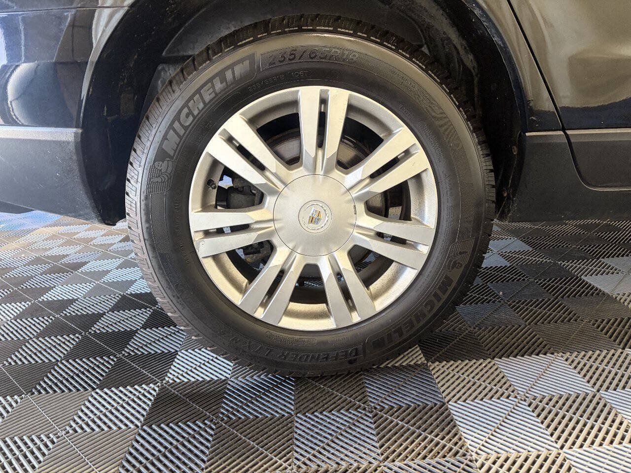 Used 2012 Cadillac SRX Luxury FWD image 26