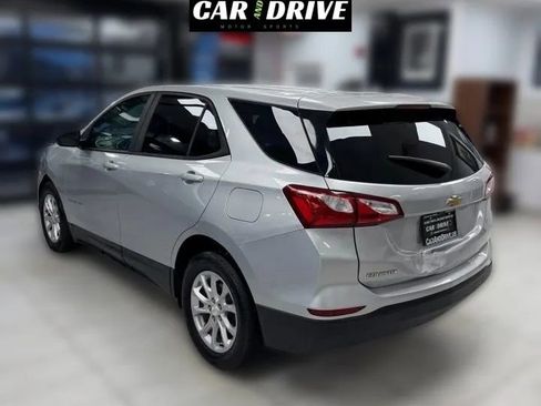Used 2020 Chevrolet Equinox LS w/ LS Convenience Package image 4