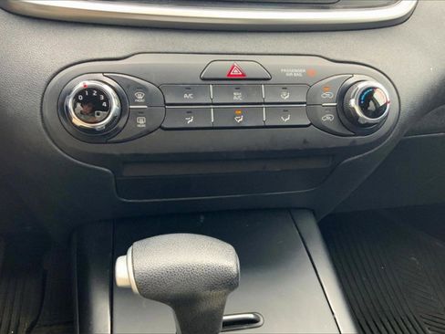 Used 2020 Kia Sorento LX image 34