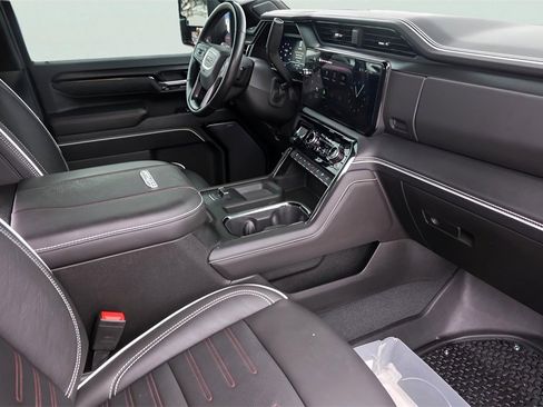 Certified 2025 GMC Sierra 2500 AT4X image 33