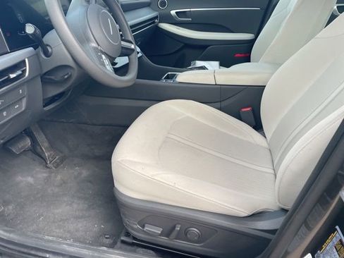 Used 2025 Hyundai Sonata SEL image 2