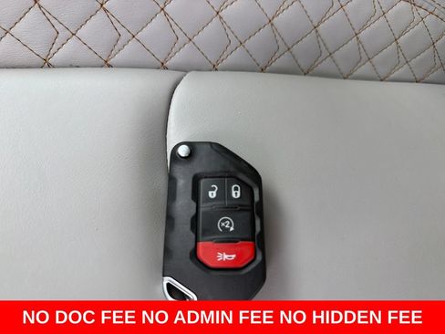 Used 2023 Jeep Wrangler Unlimited Sahara AWD/4WD image 31