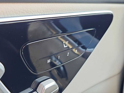 Used 2025 Mercedes-Benz GLC 300 4MATIC image 27