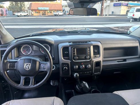 Used 2017 RAM 2500 Tradesman w/ Chrome Appearance Group image 15