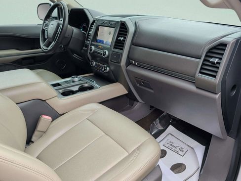 Used 2020 Ford Expedition Max XLT w/ Equipment Group 202A RWD image 37