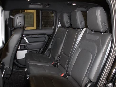 Certified 2024 Land Rover Defender 130 V8 image 35