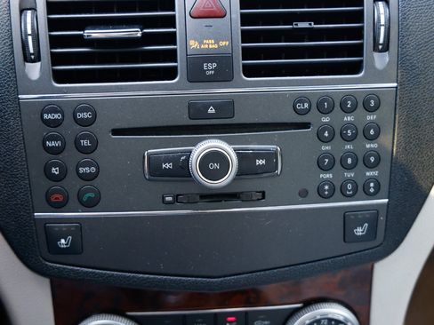 Used 2010 Mercedes-Benz C 300 Sedan image 31