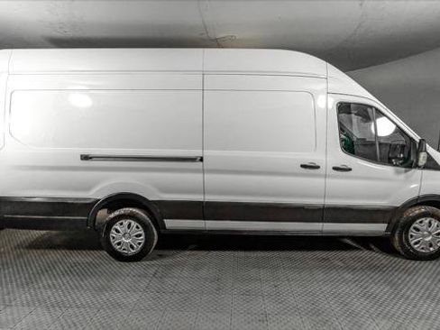 Used 2022 Ford E-Transit 148 High Roof Extended RWD image 8