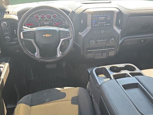 Used 2022 Chevrolet Silverado 2500 Custom w/ Custom Value Package AWD/4WD image 17