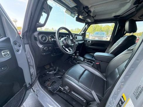 Used 2023 Jeep Wrangler Unlimited Sahara w/ Cold Weather Group AWD/4WD image 18