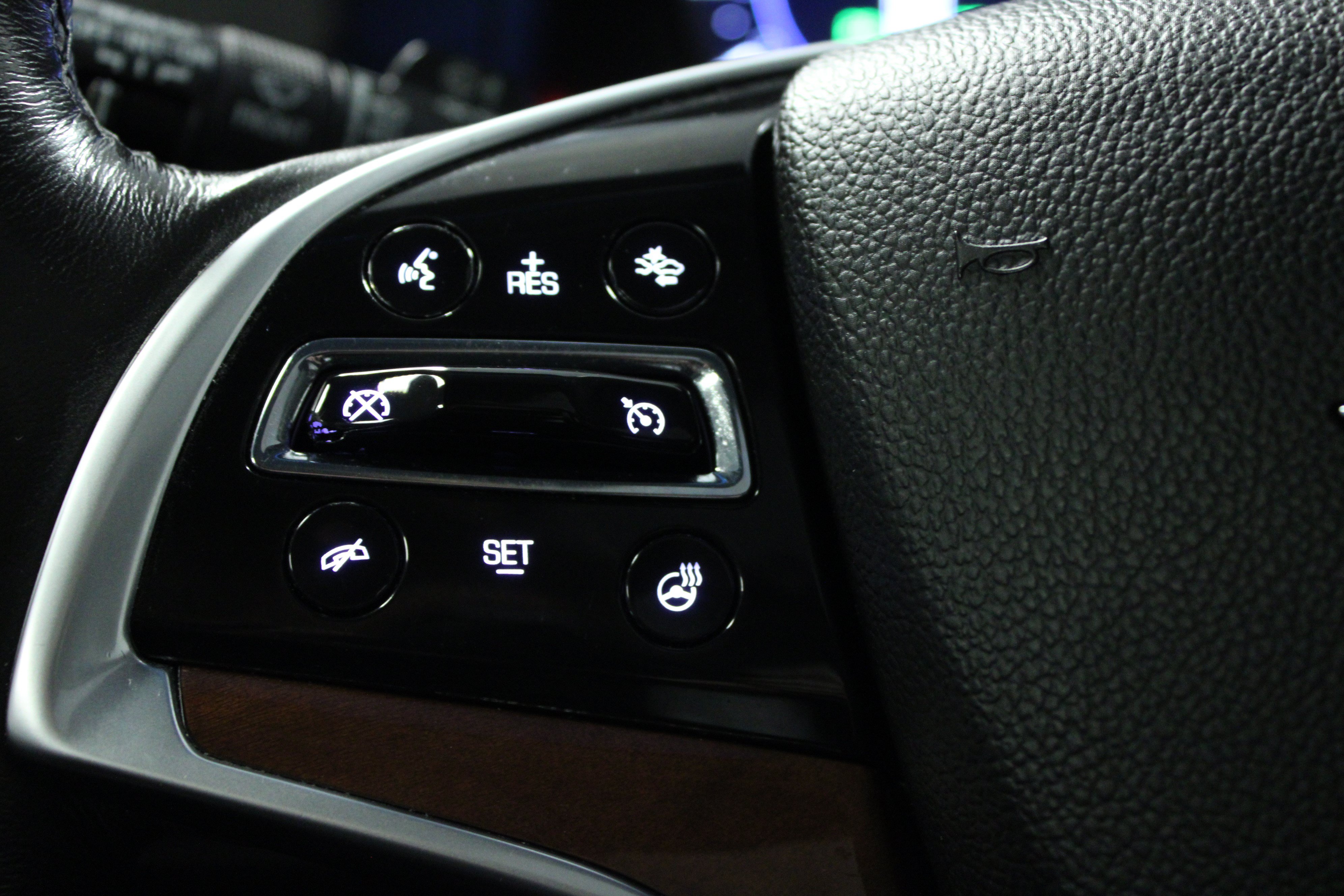 Used 2019 Cadillac Escalade ESV Luxury AWD/4WD image 23