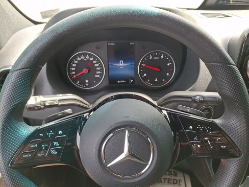 Used 2025 Mercedes-Benz Sprinter 2500 image 18