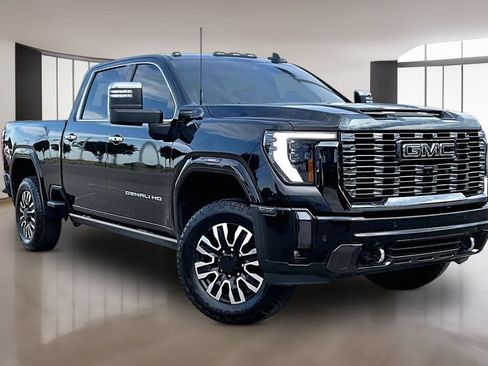 Used 2024 GMC Sierra 2500 Denali Ultimate w/ Max Trailering Package AWD/4WD image 11