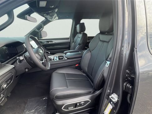 New 2026 Jeep Grand Wagoneer Limited AWD/4WD image 18