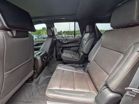 Used 2024 Chevrolet Tahoe High Country w/ Advanced Technology Package RWD image 13
