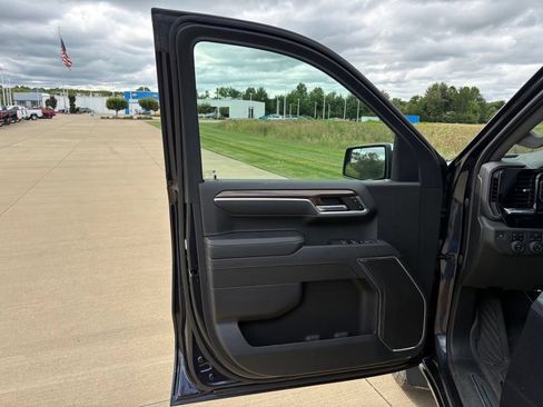 Used 2023 Chevrolet Silverado 1500 LT AWD/4WD image 10