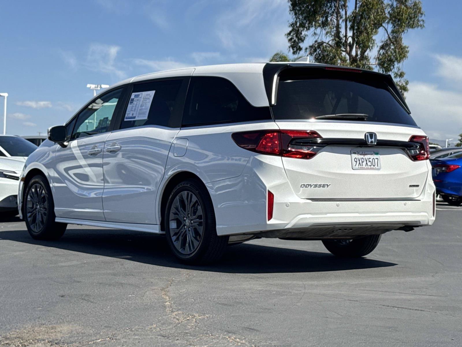 Used 2026 Honda Odyssey Touring image 3