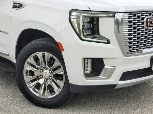 Used 2023 GMC Yukon Denali AWD/4WD image 3