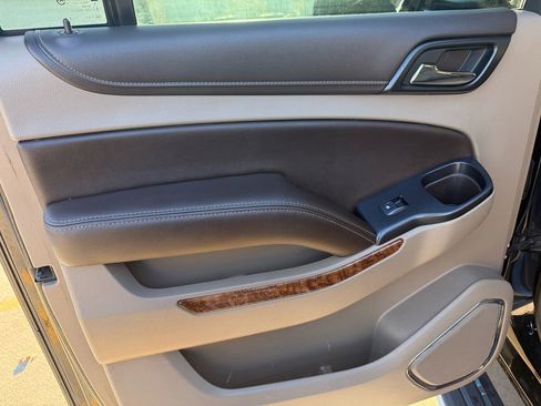 Used 2015 Chevrolet Suburban LTZ image 17