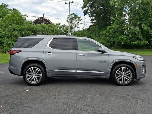Used 2023 Chevrolet Traverse High Country w/ LPO, Floor Liner Package AWD/4WD image 10