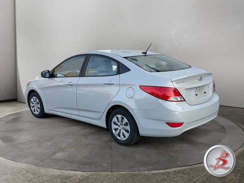 Used 2016 Hyundai Accent SE image 3