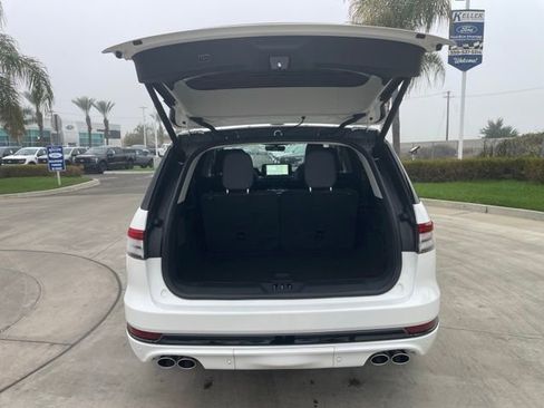 New 2026 Lincoln Aviator AWD image 27