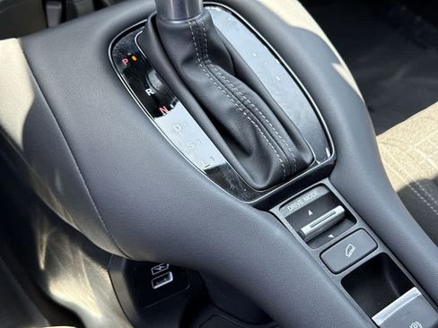 Certified 2023 Honda HR-V LX image 25