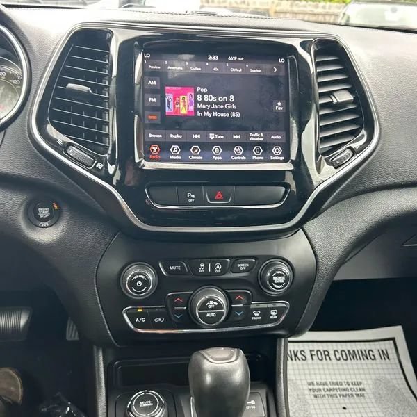 Used 2019 Jeep Cherokee Limited AWD/4WD image 15