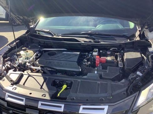 Used 2025 Nissan Rogue SV image 44