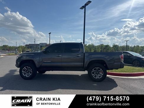 Used 2017 Toyota Tacoma Limited w/ Tow Package image 13