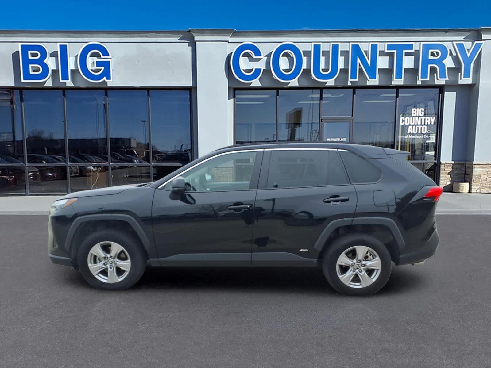 Used 2023 Toyota RAV4 LE AWD/4WD image 8