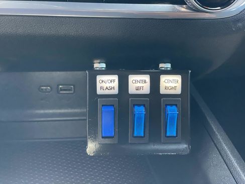 Used 2025 Chevrolet Equinox LT FWD image 16