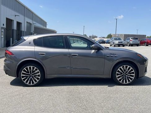 Used 2023 Maserati Grecale Modena AWD/4WD image 14