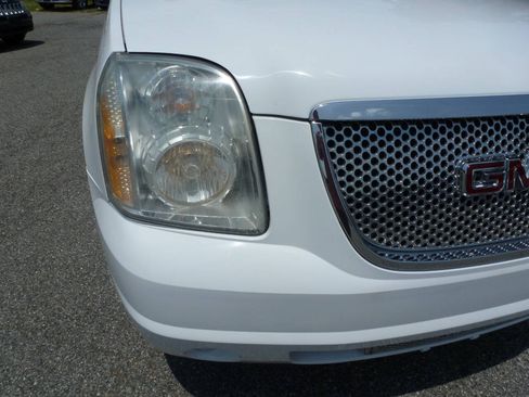 Used 2007 GMC Yukon Denali AWD/4WD image 5