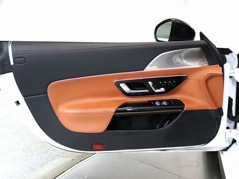 Used 2024 Mercedes-Benz SL 55 AMG 4MATIC w/ Driver Assistance Package image 16