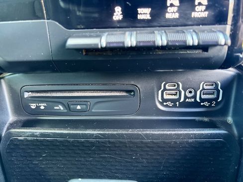 Used 2019 RAM 1500 Big Horn RWD image 27
