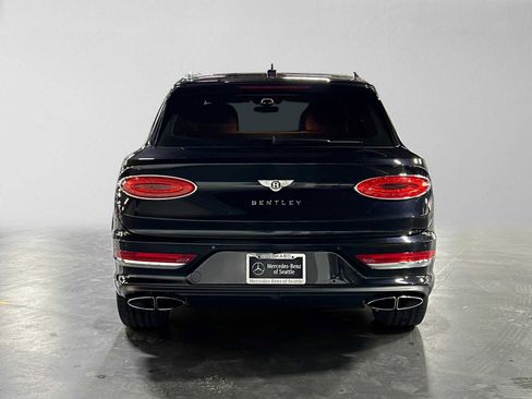 Used 2022 Bentley Bentayga AWD/4WD image 4