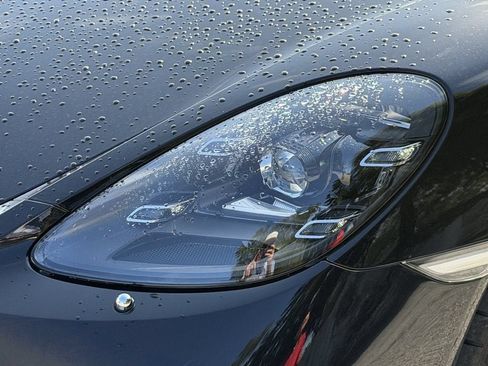 Used 2025 Porsche 718 Cayman RWD image 10