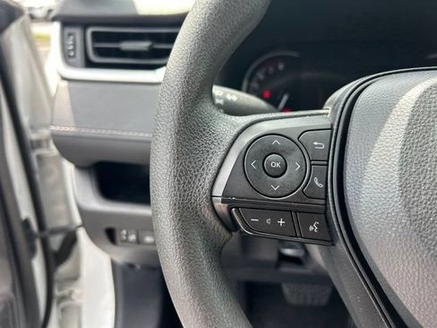 Used 2025 Toyota RAV4 XLE FWD image 23