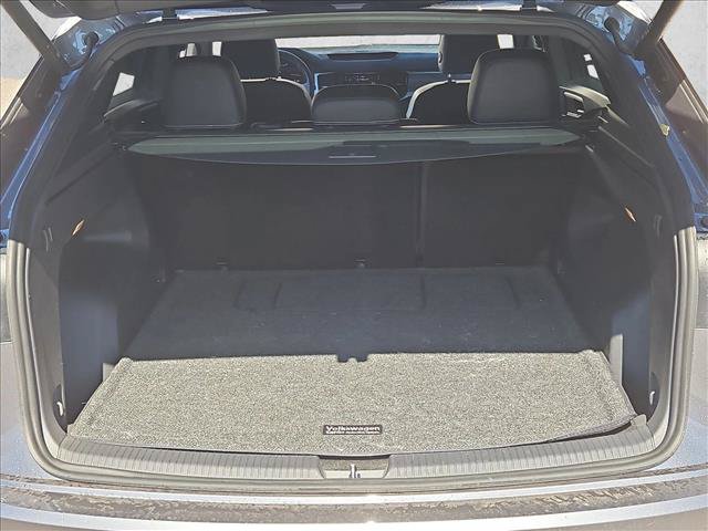 Used 2023 Volkswagen Atlas Cross Sport SE w/ Panoramic Sunroof Package FWD image 6