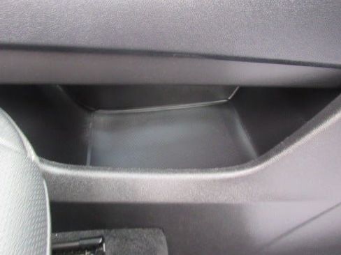Used 2025 Chevrolet Traverse LT FWD image 18