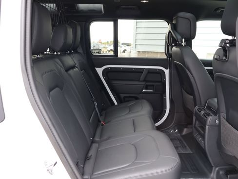 Certified 2025 Land Rover Defender 110 S AWD/4WD image 29