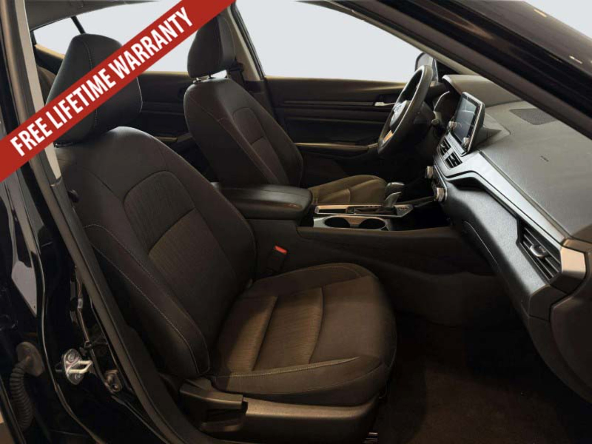 Used 2024 Nissan Altima 2.5 SV FWD image 31
