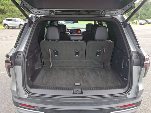 Used 2024 Chevrolet Traverse LT FWD image 29