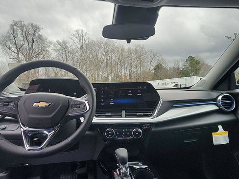 New 2026 Chevrolet Trax LT w/ Driver Confidence Package image 20