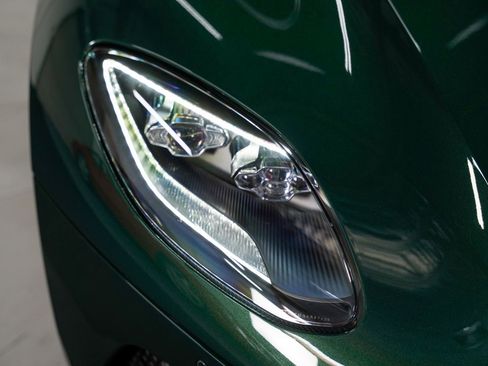 Used 2023 Aston Martin DBS Coupe image 12