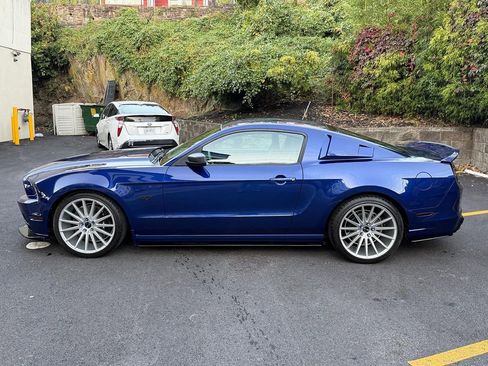 Used 2014 Ford Mustang Coupe image 6
