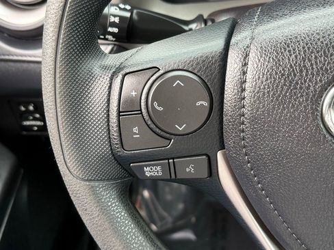 Used 2018 Toyota RAV4 LE w/ All Weather Liner Package AWD/4WD image 29